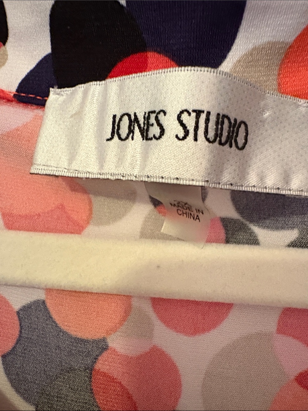 Jones Studio Coral, Black & Cream Polka Dot Sleeveless Camisole - Picture 6 of 12